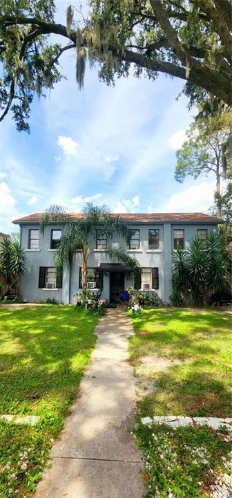 For Rent: $1,000 (1 beds, 1 baths, 1052 Square Feet)