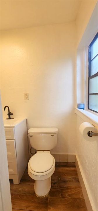 For Rent: $1,000 (1 beds, 1 baths, 1052 Square Feet)