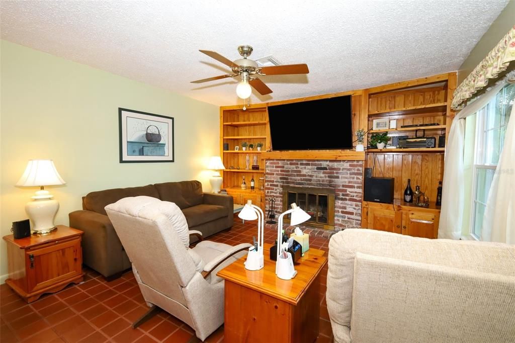 待售: $348,700 (3 贝兹, 2 浴室, 1696 平方英尺)