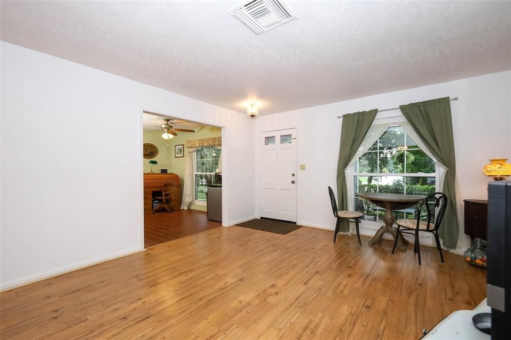 待售: $348,700 (3 贝兹, 2 浴室, 1696 平方英尺)