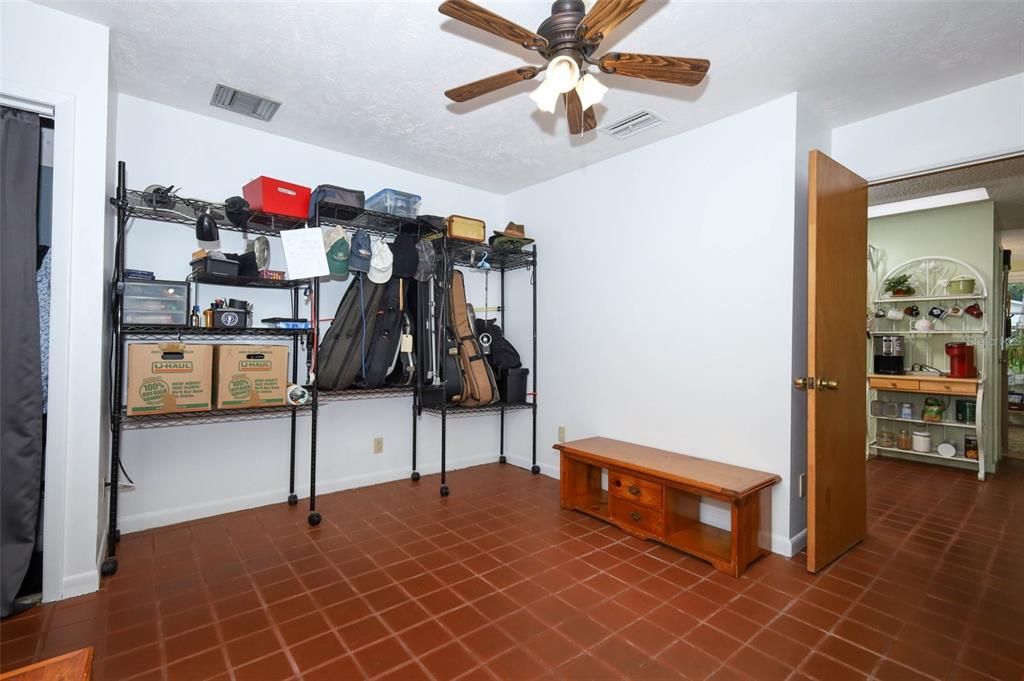 待售: $348,700 (3 贝兹, 2 浴室, 1696 平方英尺)