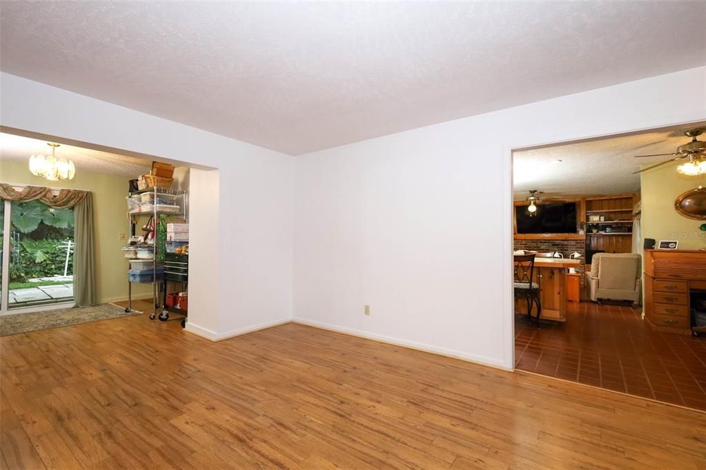 待售: $348,700 (3 贝兹, 2 浴室, 1696 平方英尺)