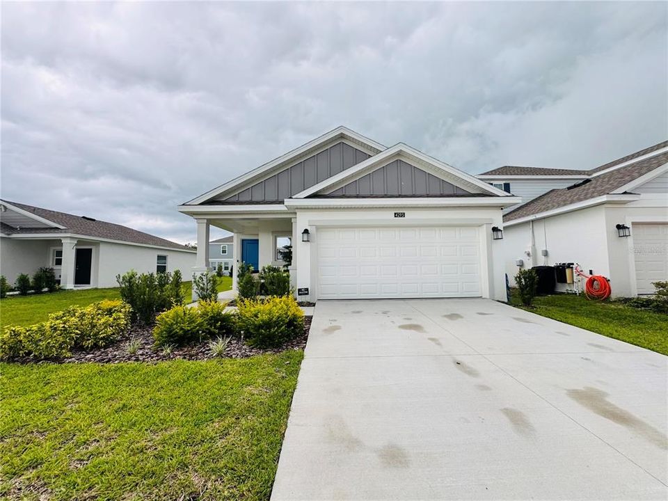 合同活跃: $2,200 (3 贝兹, 2 浴室, 1444 平方英尺)