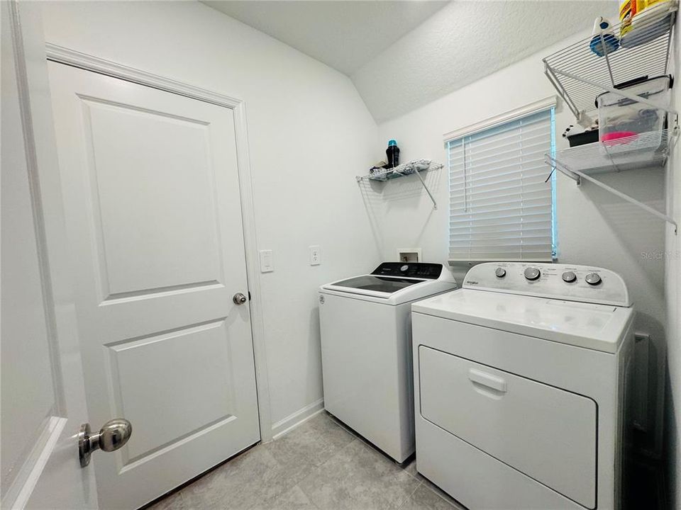 合同活跃: $2,200 (3 贝兹, 2 浴室, 1444 平方英尺)