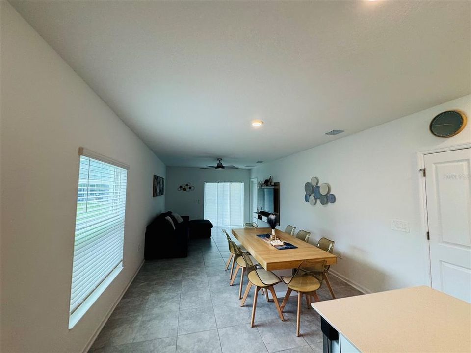 合同活跃: $2,200 (3 贝兹, 2 浴室, 1444 平方英尺)