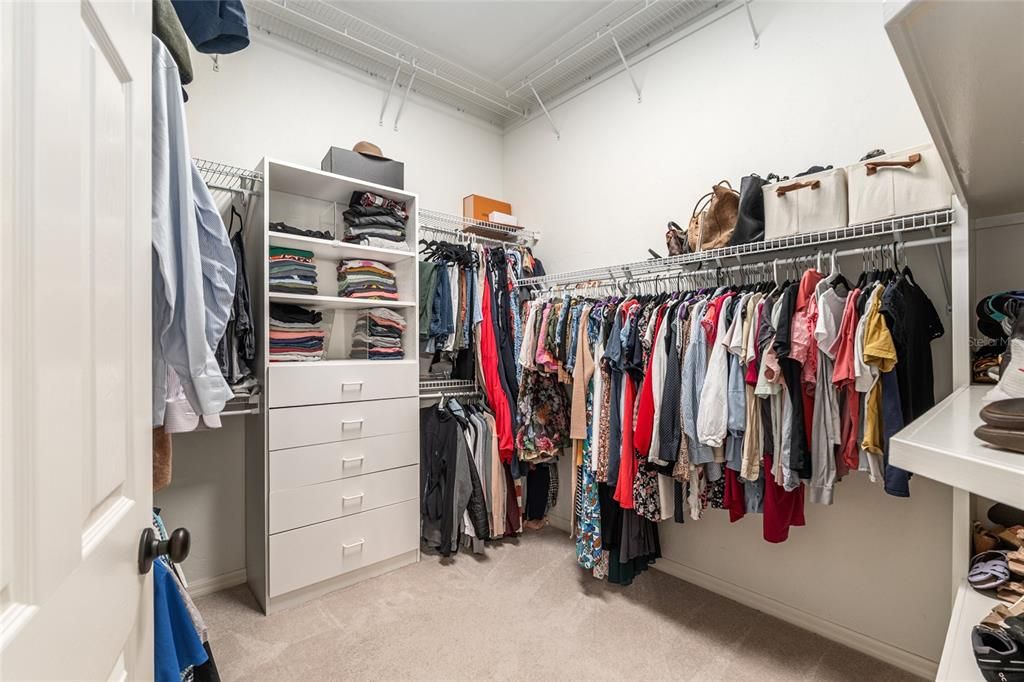 Под контрактом: $774,900 (5 спален, 4 ванн, 3010 Квадратных фут)