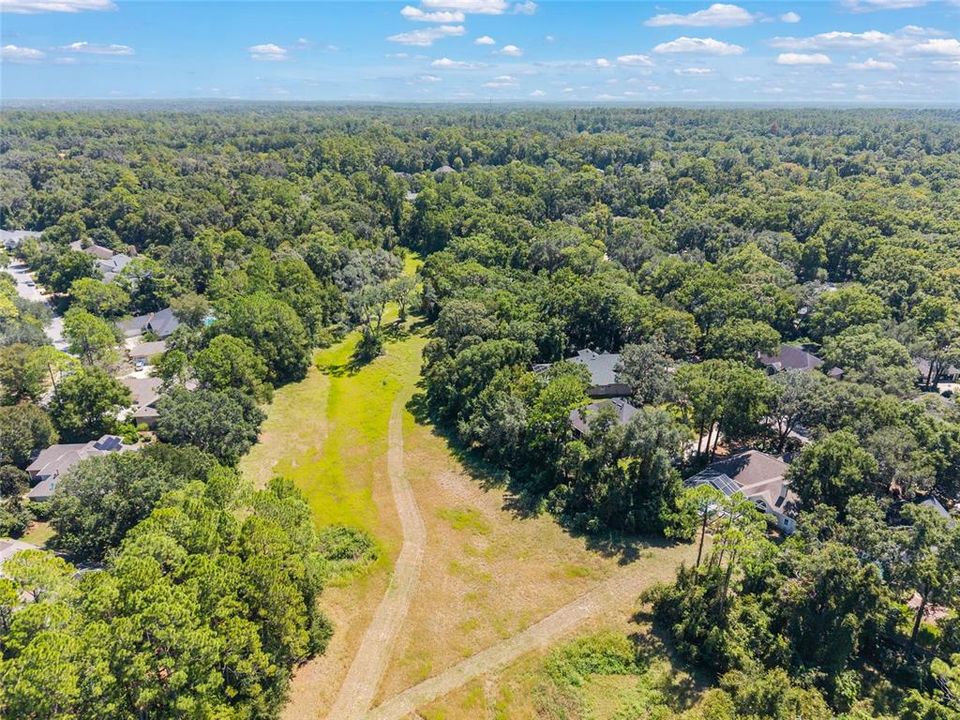 Под контрактом: $774,900 (5 спален, 4 ванн, 3010 Квадратных фут)