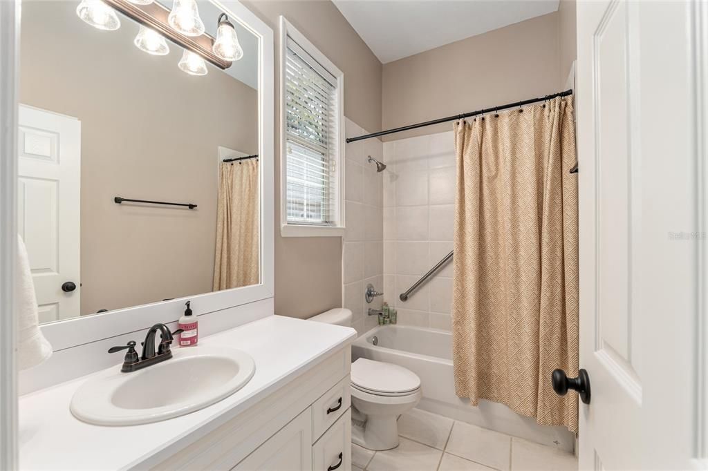 Под контрактом: $774,900 (5 спален, 4 ванн, 3010 Квадратных фут)