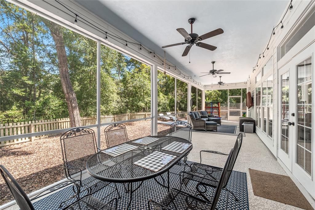 Под контрактом: $774,900 (5 спален, 4 ванн, 3010 Квадратных фут)