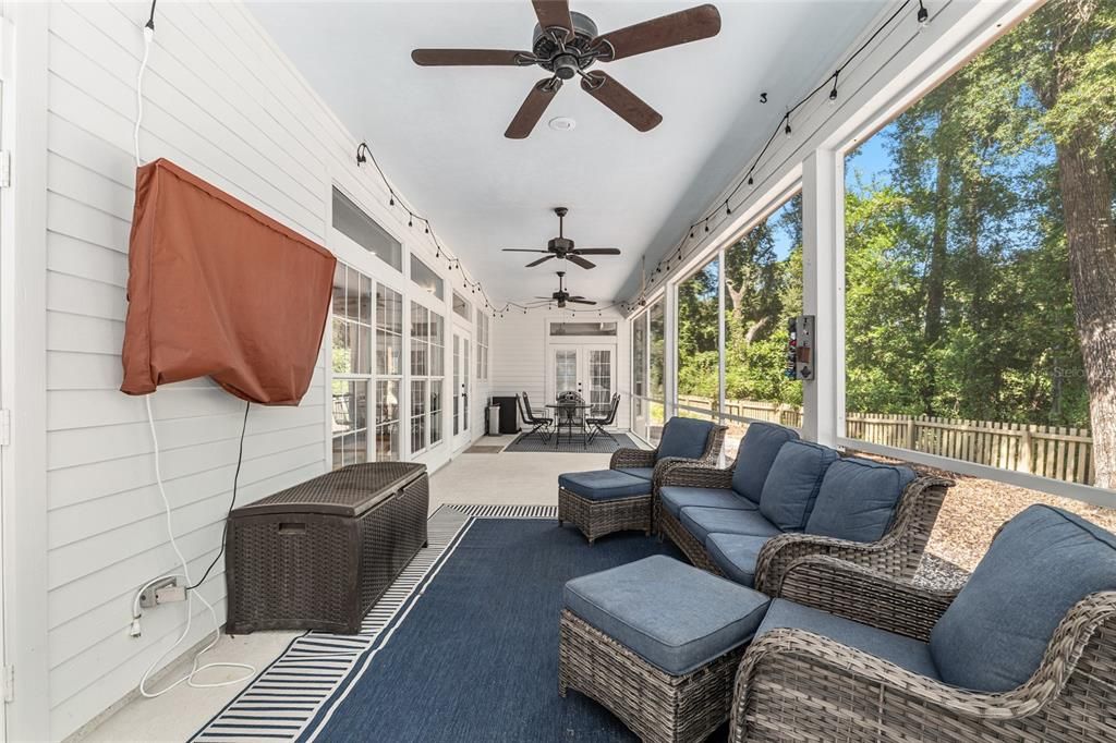 Под контрактом: $774,900 (5 спален, 4 ванн, 3010 Квадратных фут)