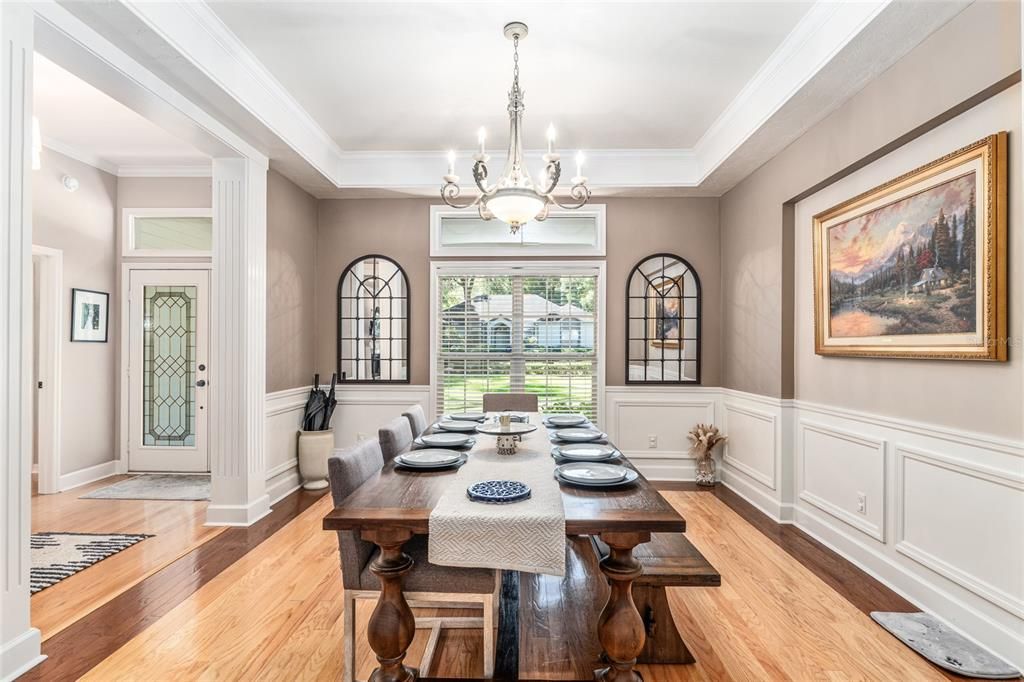 Под контрактом: $774,900 (5 спален, 4 ванн, 3010 Квадратных фут)