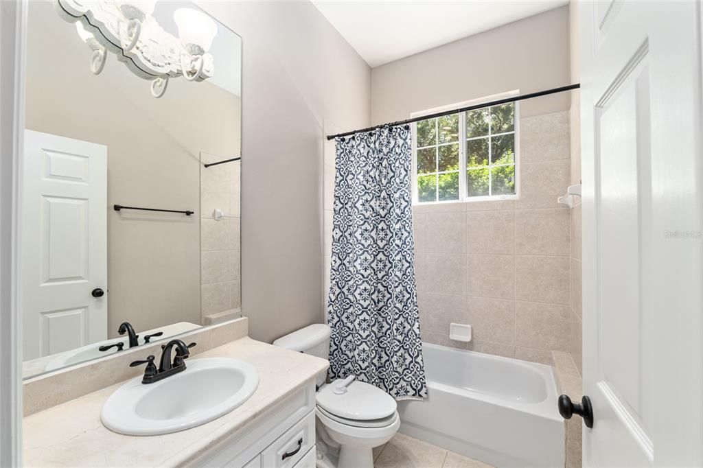 Под контрактом: $774,900 (5 спален, 4 ванн, 3010 Квадратных фут)