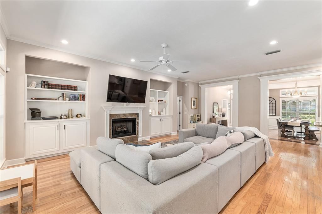 Под контрактом: $774,900 (5 спален, 4 ванн, 3010 Квадратных фут)