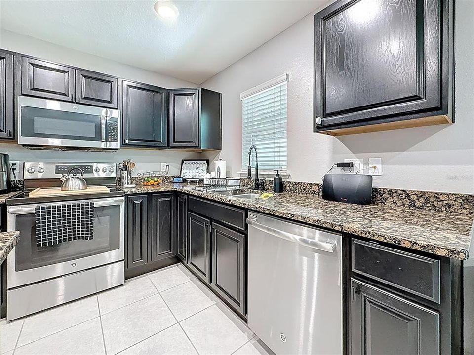 Под контрактом: $259,000 (3 спален, 2 ванн, 1771 Квадратных фут)