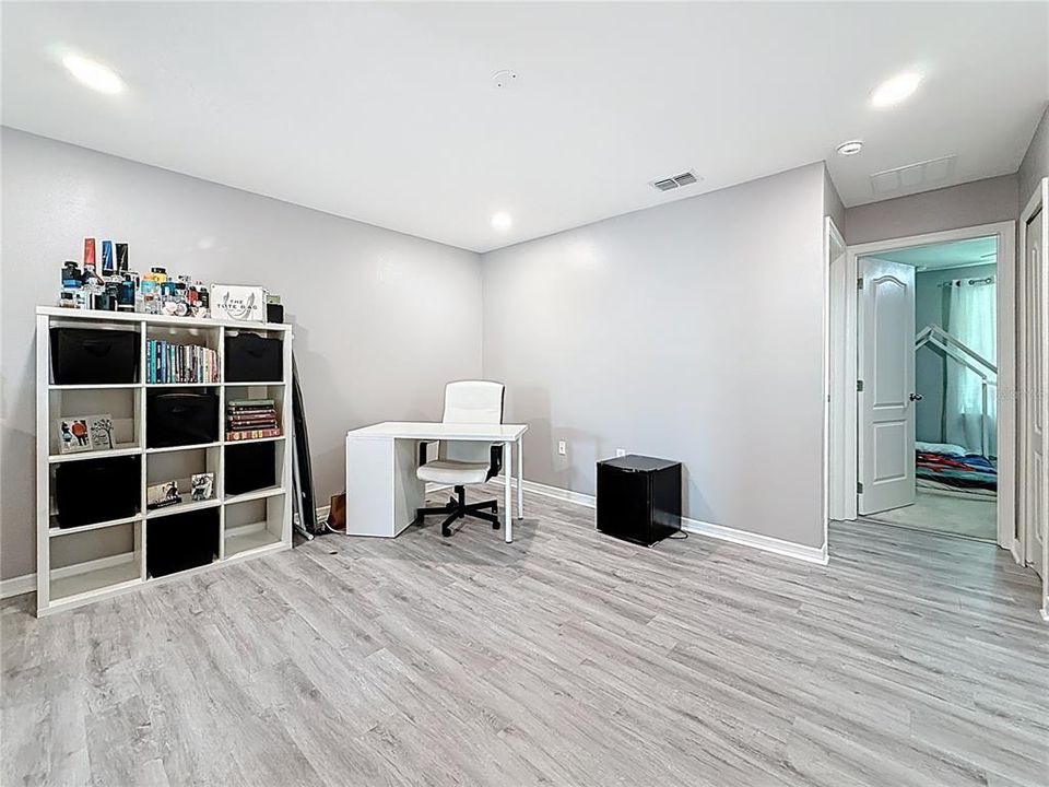 Под контрактом: $259,000 (3 спален, 2 ванн, 1771 Квадратных фут)