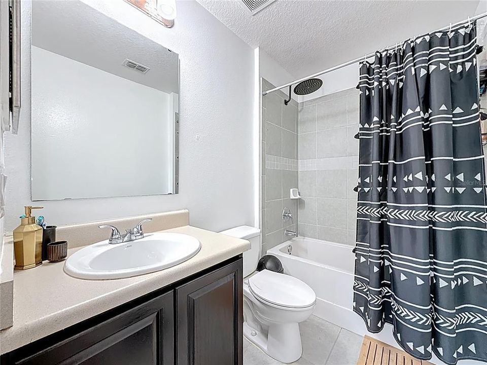 Под контрактом: $259,000 (3 спален, 2 ванн, 1771 Квадратных фут)