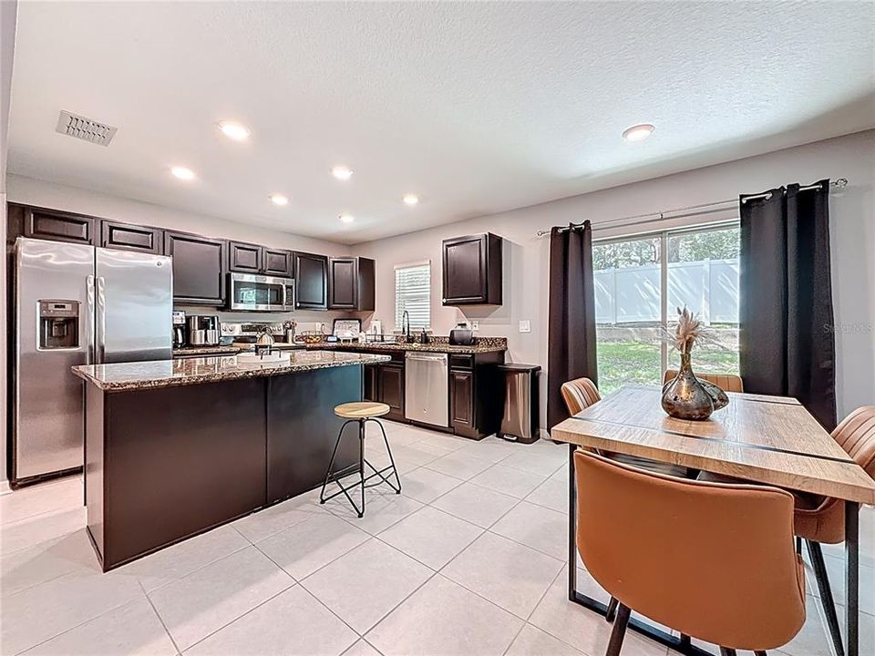 Под контрактом: $259,000 (3 спален, 2 ванн, 1771 Квадратных фут)