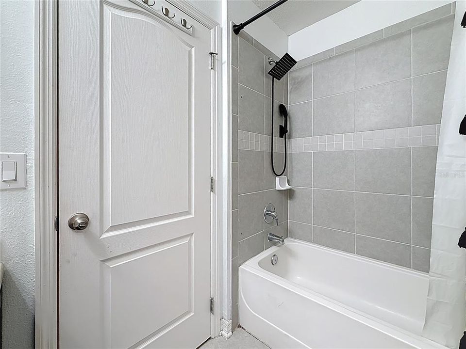 Под контрактом: $259,000 (3 спален, 2 ванн, 1771 Квадратных фут)