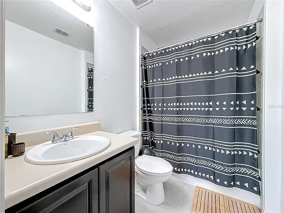 Под контрактом: $259,000 (3 спален, 2 ванн, 1771 Квадратных фут)