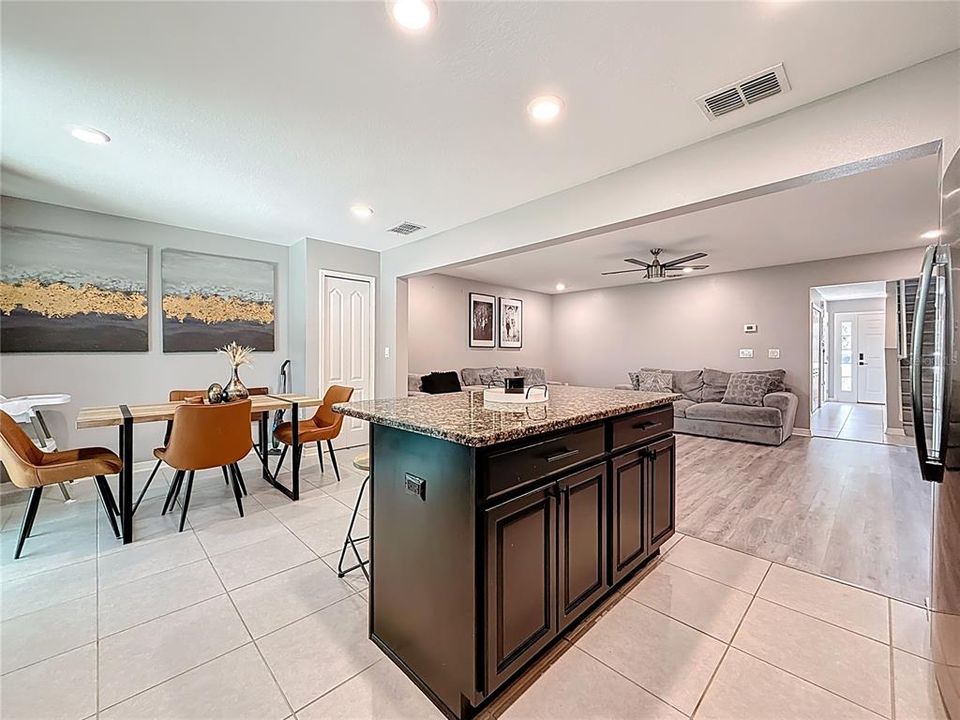 Под контрактом: $259,000 (3 спален, 2 ванн, 1771 Квадратных фут)