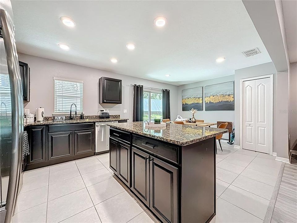 Под контрактом: $259,000 (3 спален, 2 ванн, 1771 Квадратных фут)