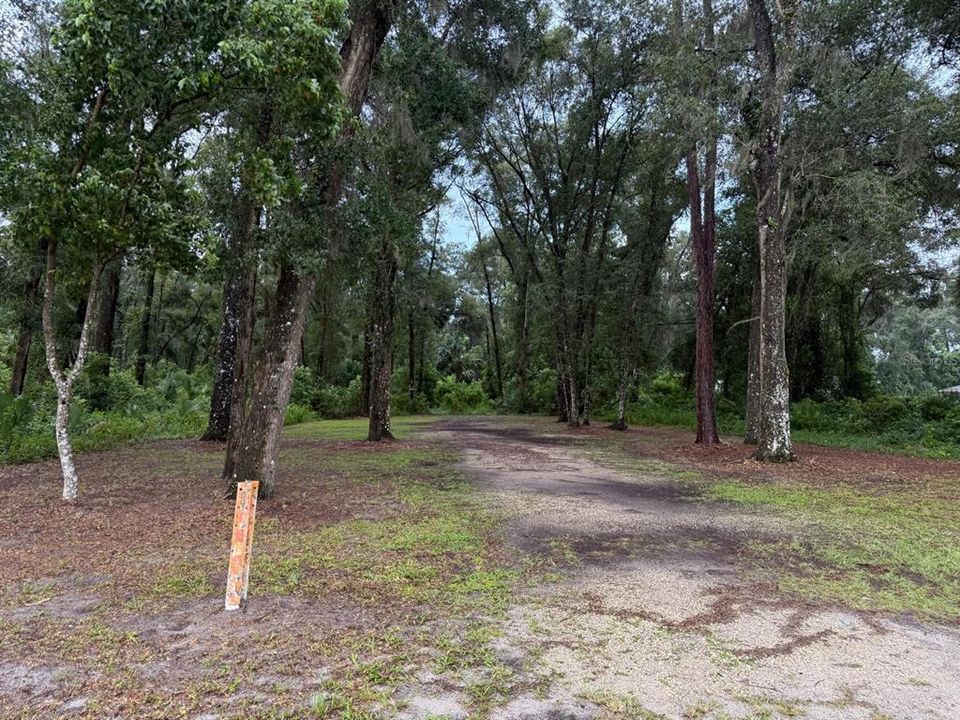 待售: $649,000 (6.57 acres)