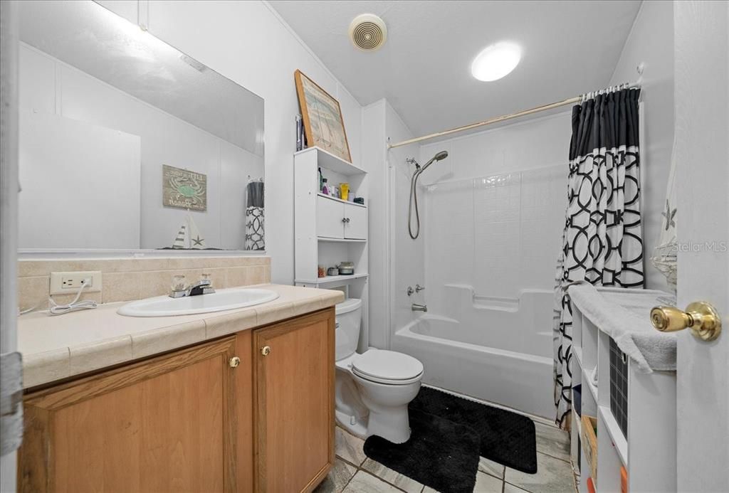 For Sale: $240,000 (3 beds, 2 baths, 1910 Square Feet)