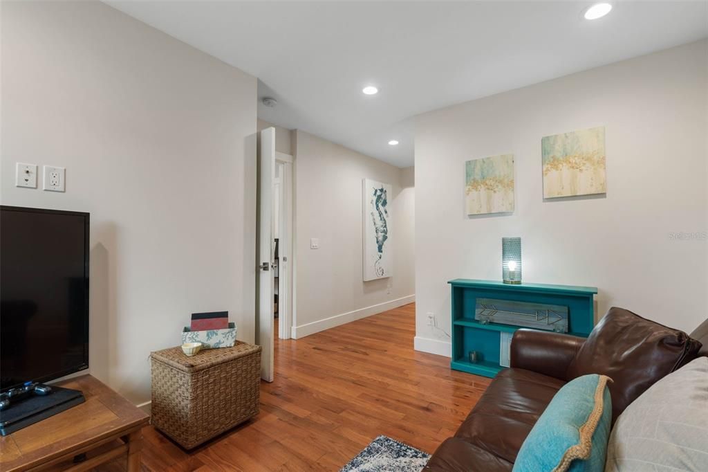 На продажу: $3,255,000 (5 спален, 4 ванн, 3853 Квадратных фут)