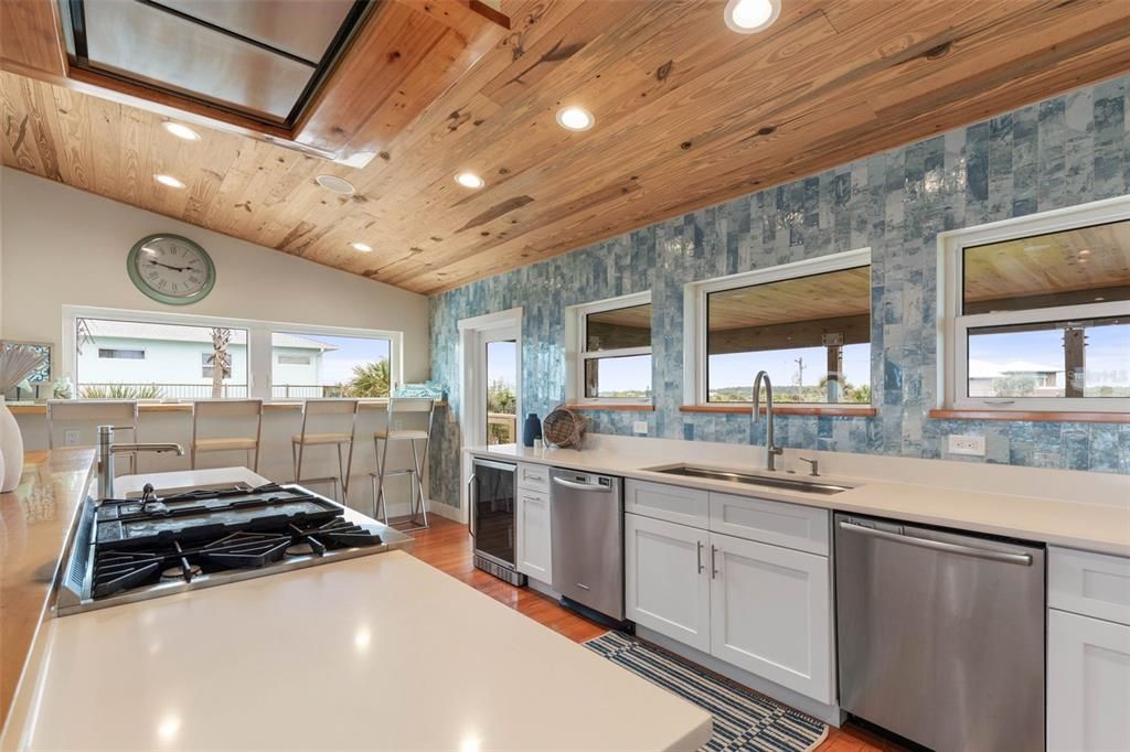 На продажу: $3,255,000 (5 спален, 4 ванн, 3853 Квадратных фут)