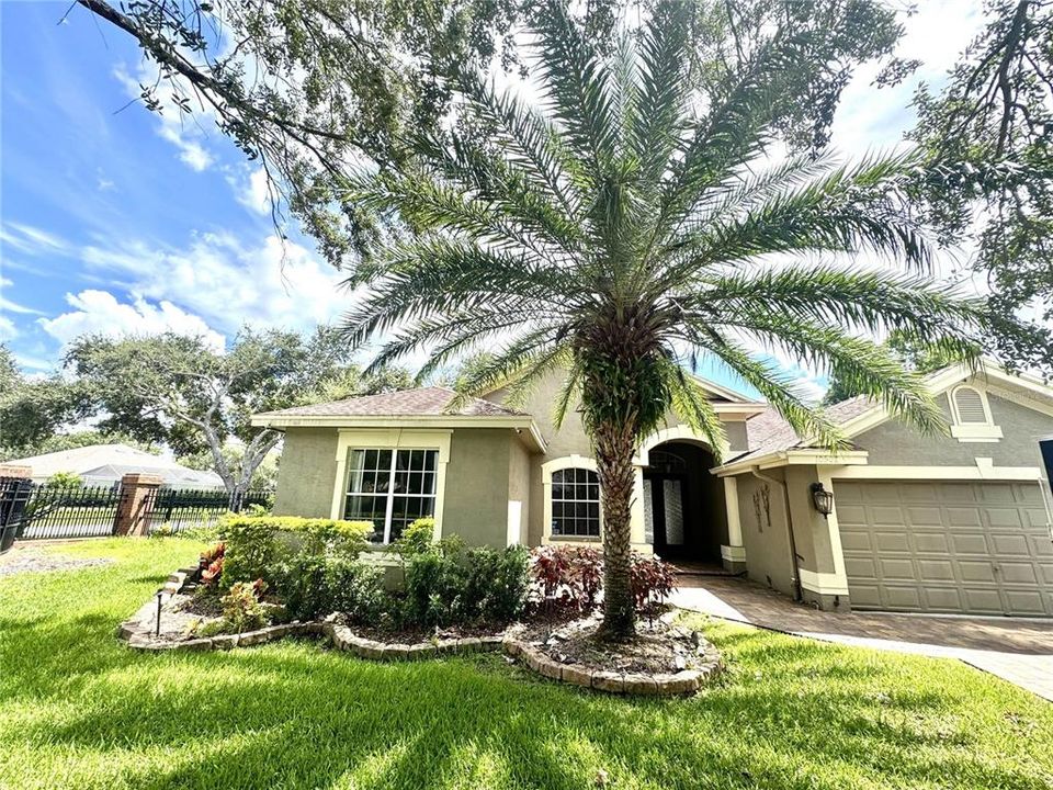 Recently Rented: $3,950 (3 beds, 3 baths, 2557 Square Feet)