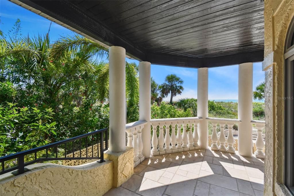 合同活跃: $6,995,000 (5 贝兹, 5 浴室, 6071 平方英尺)