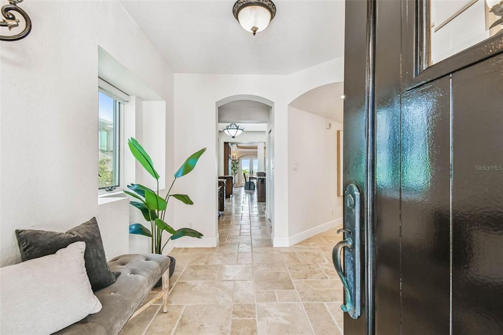 合同活跃: $6,995,000 (5 贝兹, 5 浴室, 6071 平方英尺)