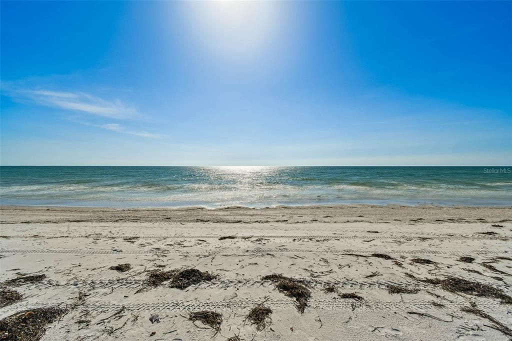 合同活跃: $6,995,000 (5 贝兹, 5 浴室, 6071 平方英尺)