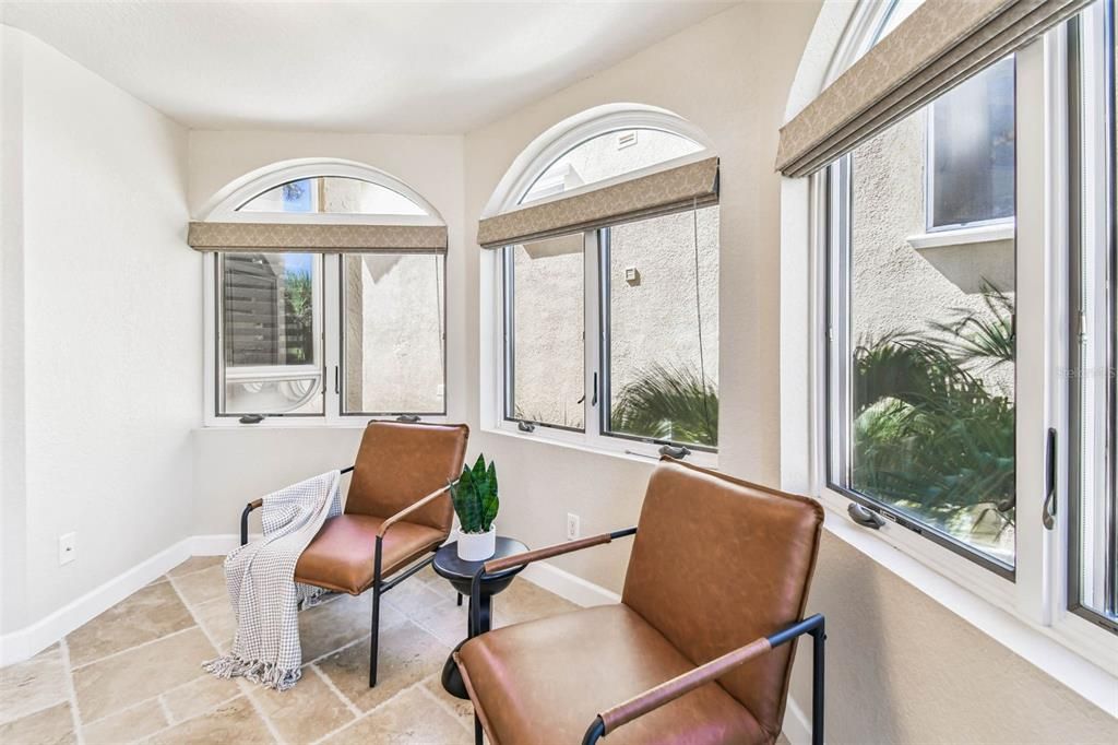 合同活跃: $6,995,000 (5 贝兹, 5 浴室, 6071 平方英尺)