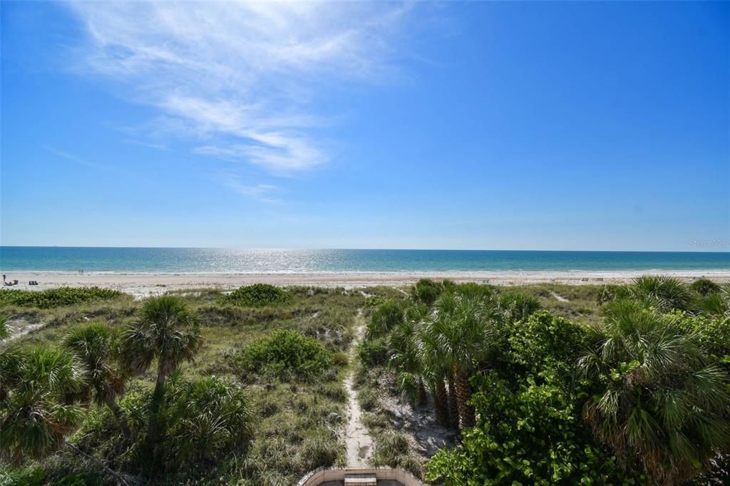 合同活跃: $6,995,000 (5 贝兹, 5 浴室, 6071 平方英尺)