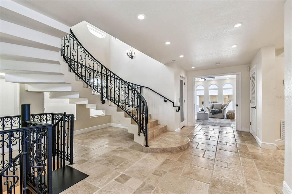 合同活跃: $6,995,000 (5 贝兹, 5 浴室, 6071 平方英尺)