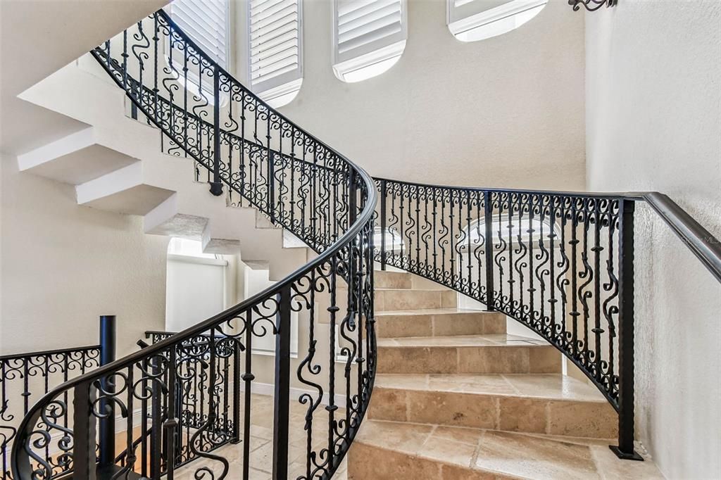 合同活跃: $6,995,000 (5 贝兹, 5 浴室, 6071 平方英尺)