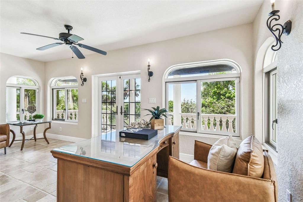 合同活跃: $6,995,000 (5 贝兹, 5 浴室, 6071 平方英尺)