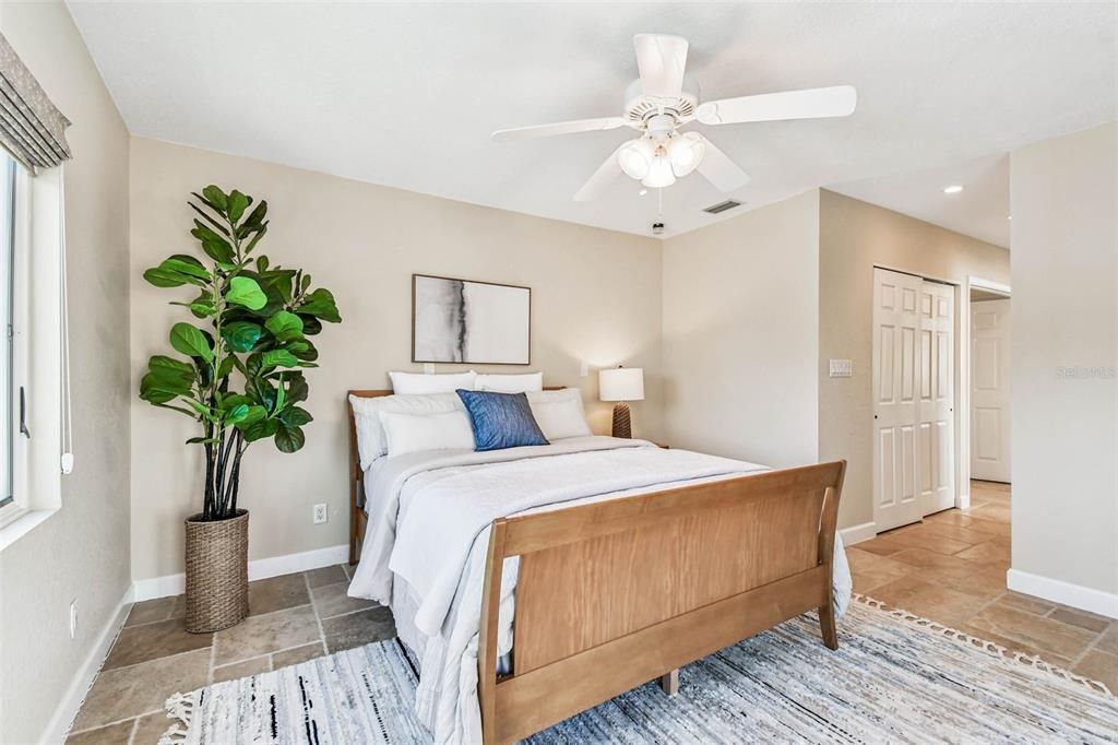 合同活跃: $6,995,000 (5 贝兹, 5 浴室, 6071 平方英尺)