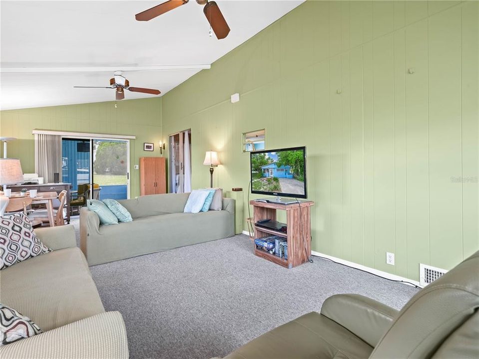 На продажу: $70,000 (1 спален, 1 ванн, 570 Квадратных фут)