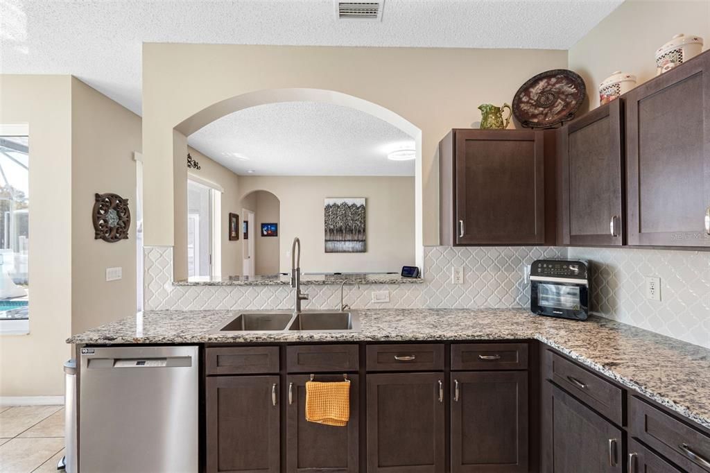 待售: $895,000 (5 贝兹, 3 浴室, 3484 平方英尺)