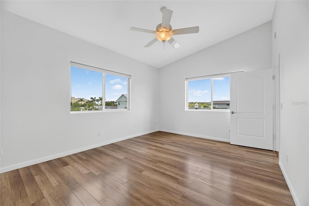 На продажу: $765,000 (3 спален, 2 ванн, 1818 Квадратных фут)