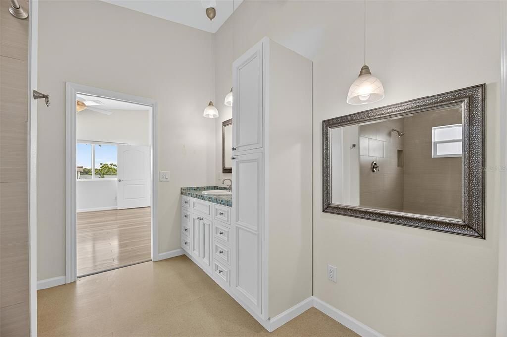 На продажу: $765,000 (3 спален, 2 ванн, 1818 Квадратных фут)