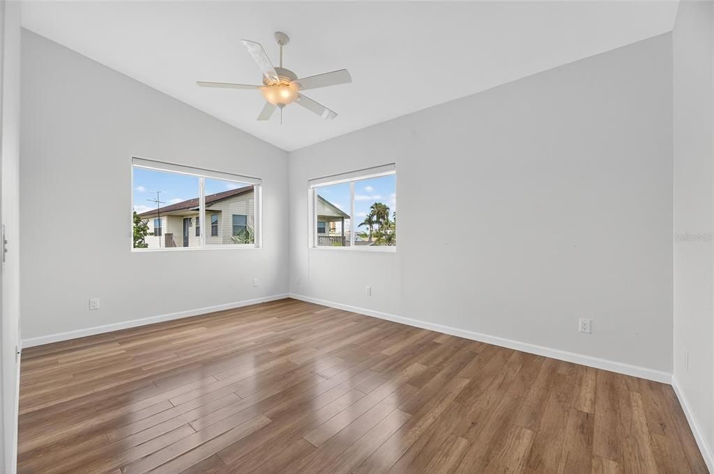 На продажу: $765,000 (3 спален, 2 ванн, 1818 Квадратных фут)