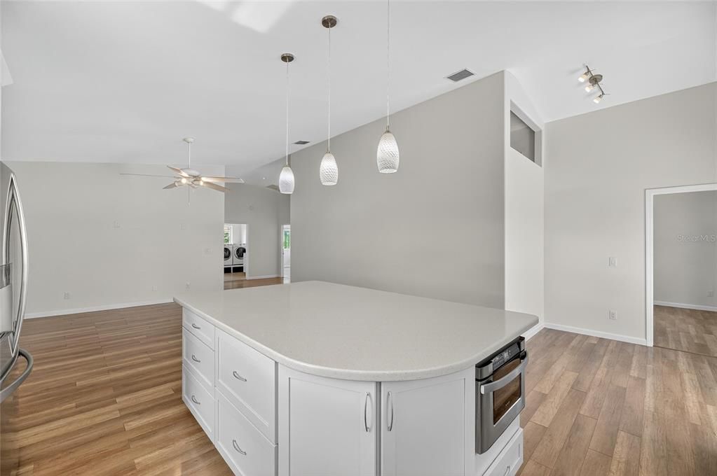 На продажу: $765,000 (3 спален, 2 ванн, 1818 Квадратных фут)