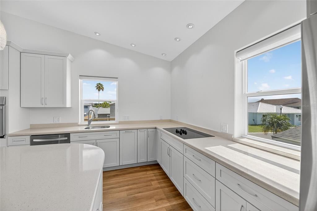 На продажу: $765,000 (3 спален, 2 ванн, 1818 Квадратных фут)