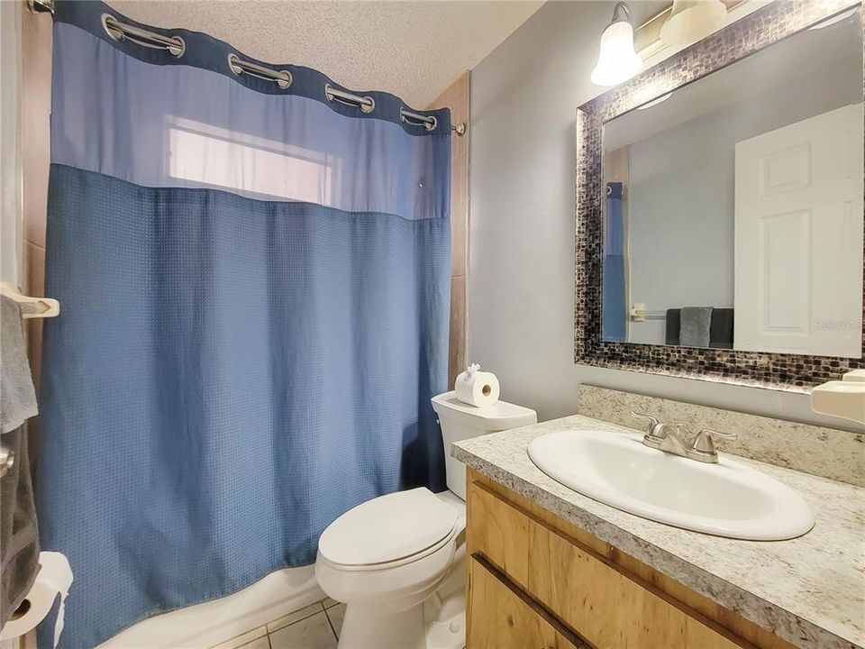 Activo con contrato: $225,000 (2 camas, 2 baños, 1387 Pies cuadrados)
