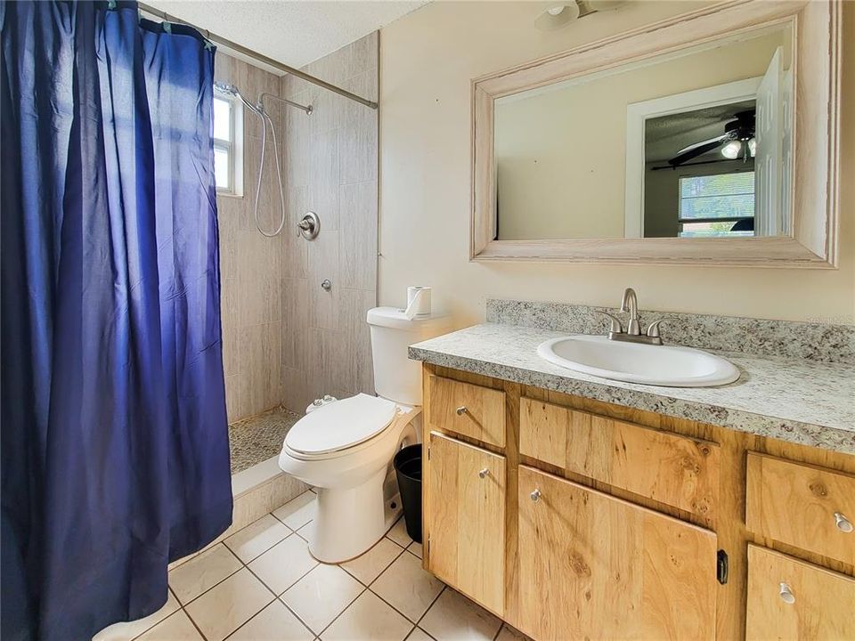Activo con contrato: $225,000 (2 camas, 2 baños, 1387 Pies cuadrados)