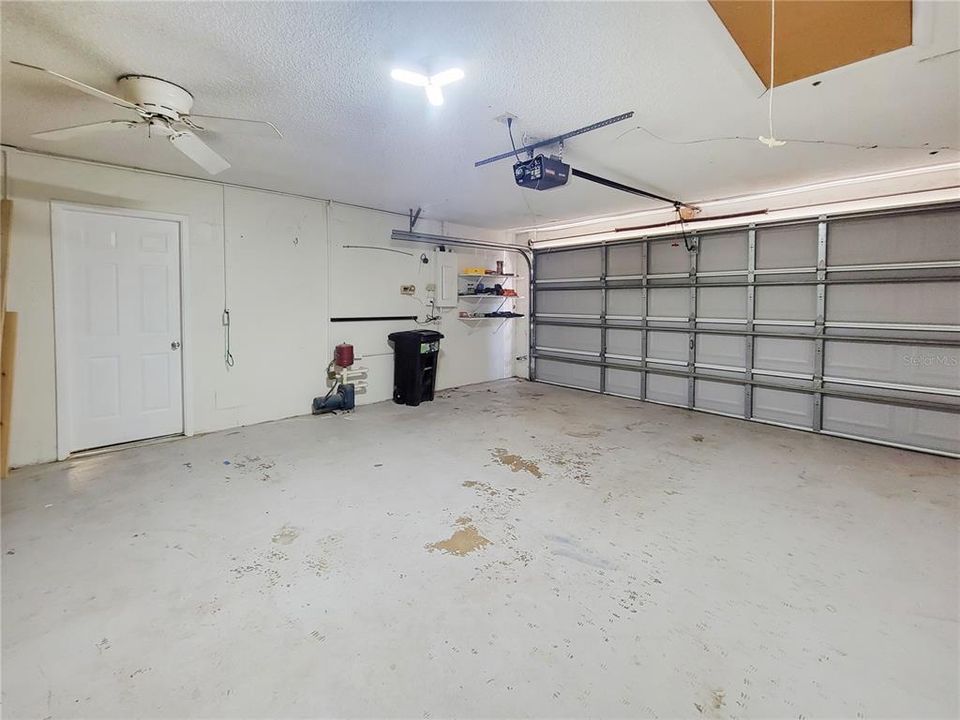 Activo con contrato: $225,000 (2 camas, 2 baños, 1387 Pies cuadrados)