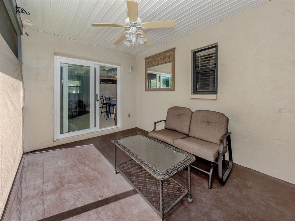 合同活跃: $309,000 (2 贝兹, 2 浴室, 1270 平方英尺)